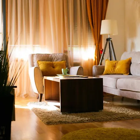 Binis شقة زلاتيبور