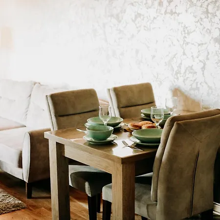 Binis زلاتيبور