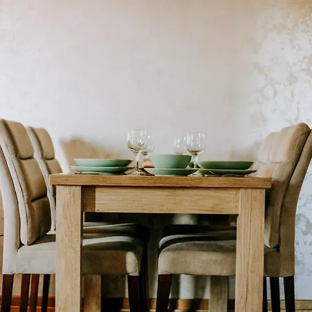 Binis شقة زلاتيبور